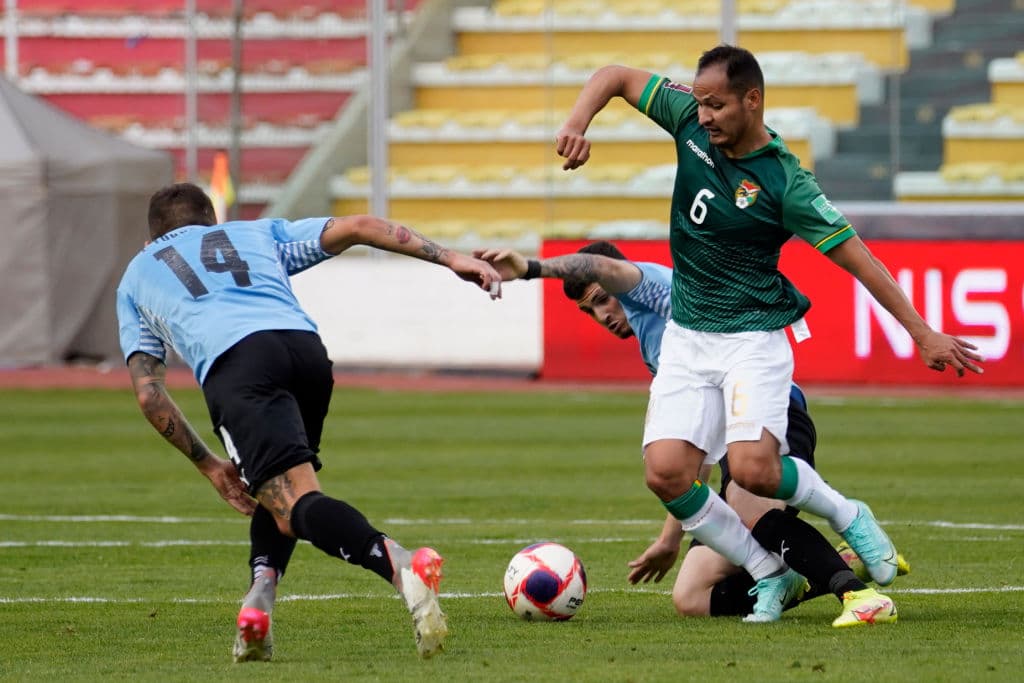 Uruguay tropieza en Bolivia y los locales los golean 3-0, Perú logra conseguir los puntos de visita 1-2 frente a Venezuela y llegan a 17 unidades.