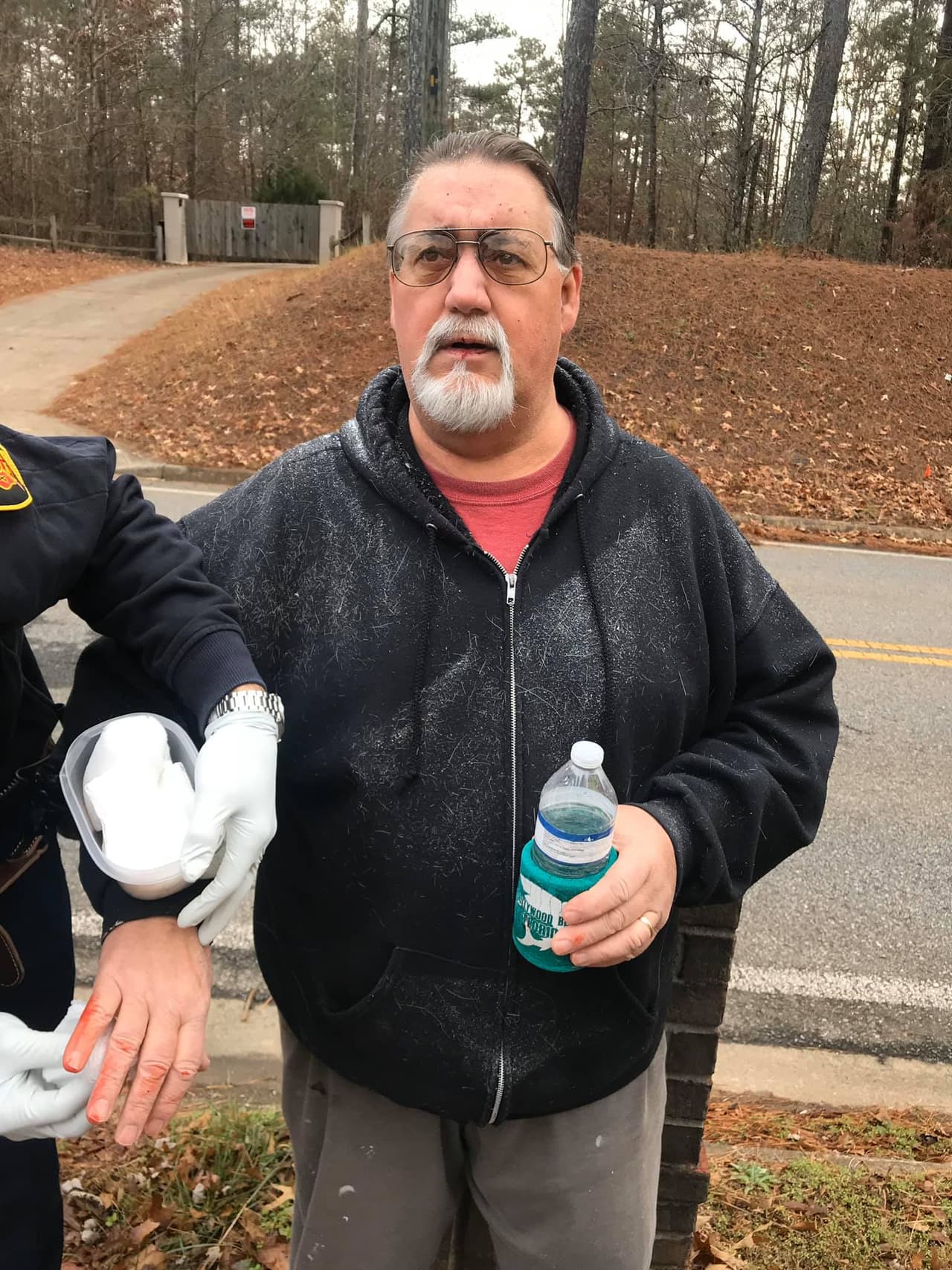 El motorista solo resultó con heridas menores, informó la Oficina.