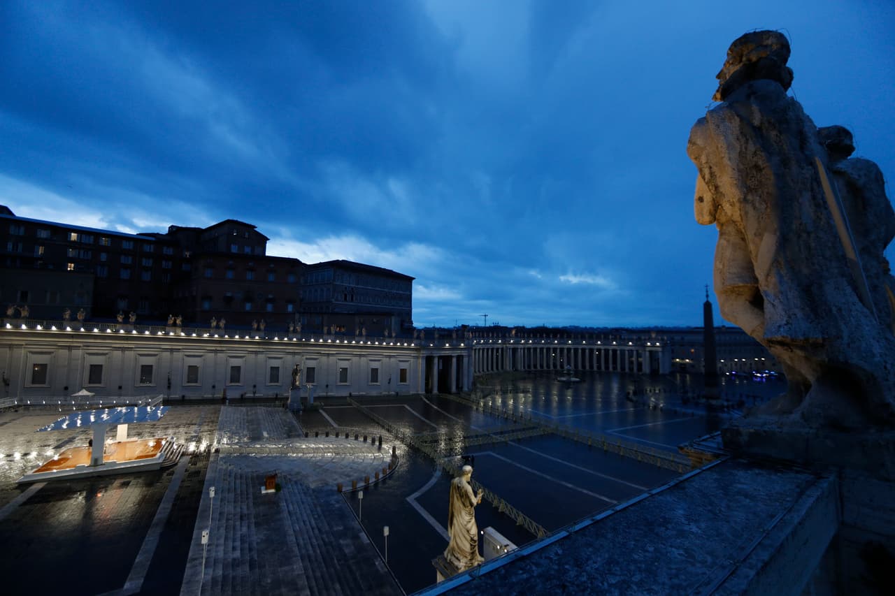 Este ha sido un gesto extraordinario del papa Francisco, en el momento en que el mundo sufre la expansión de una enfermedad que se ha cobrado ya la vida de más de 25,000 personas a nivel global.