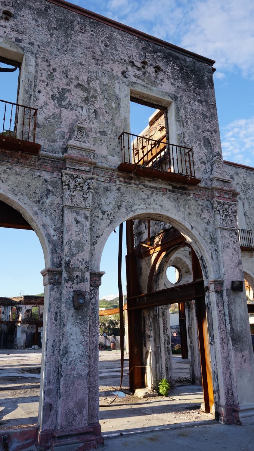 "Perdí todo. También perdí mi trabajo. Perdí mi herramienta de trabajo", declaró Torres. "No quedó nada. 13. Tres niveles. No quedó nada".