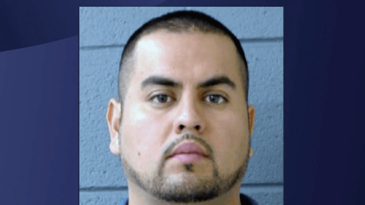 Hace siete años, un crimen conmocionó a Chicago cuando un hombre presuntamente apuñaló en más de 18 ocasiones a su nueva esposa. El 15 de mayo de 2012 se emitió una orden de arresto contra Arnoldo Jiménez.