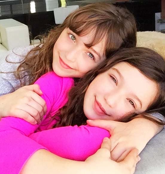 Mía y Nina acaparán casi todos los momentos libres de su mami, Andrea Legarreta, quien las apoya en todos sus proyectos.