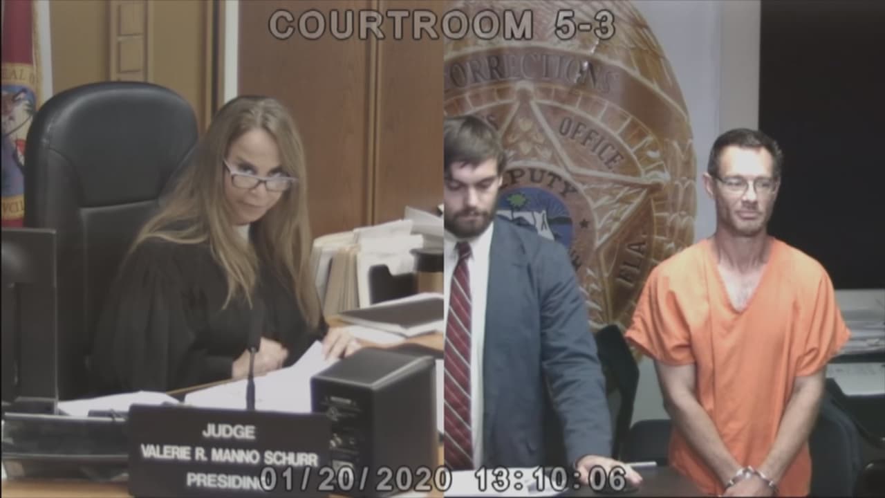 Vandaliza 27 scooters en Miami antes de que un policía lo descubra en el acto