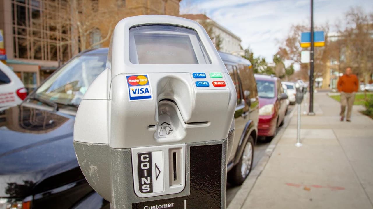 Estacionamiento gratis en Sacramento: suspenden el pago de parquímetros hasta Navidad