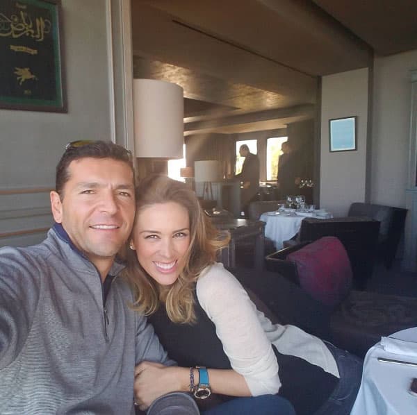 Pero fue hasta septiembre del 2011 cuando ambos perdieron la soltería y se convirtieron en marido y mujer.