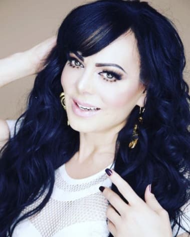 Maribel Guardia es una de las famosas más trabajadoras del mundo del espectáculo, además de continuar vigente con su carrera de cantante y en la televisión.