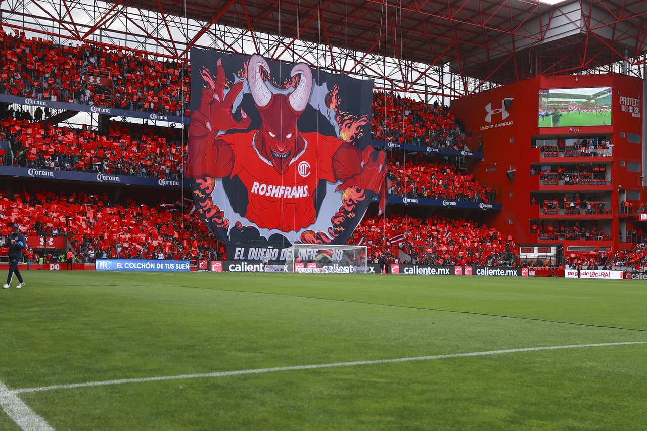 Toluca y las Chivas dividen puntos en un partido con emociones y polémica arbitral.