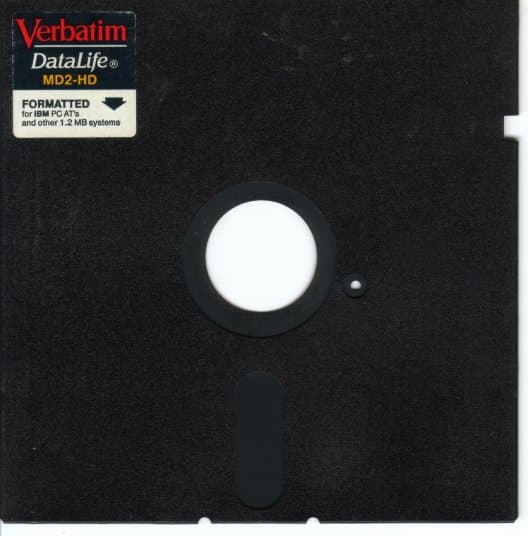 Mientras que el 8" disk tenía mucho menor capacidad, de 79 KB hasta 1.2 MB.