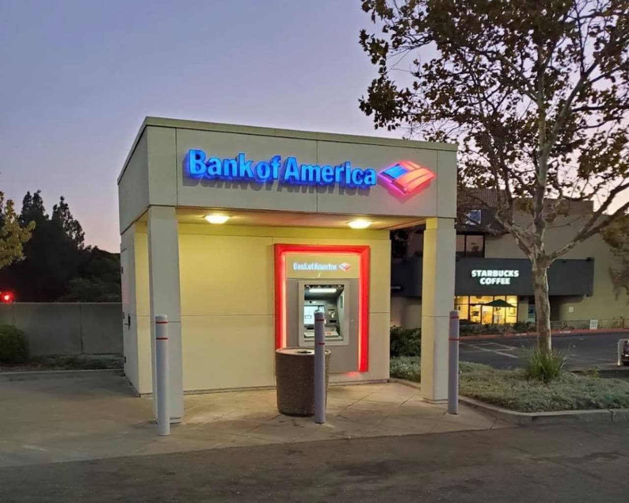 Un oficial de Fairfield recibió esta semana una denuncia en donde un usuario de un cajero de Bank of America localizado en la cuadra 1400 de Travis Boulevard tenía un dispositivo extraño.
<br>