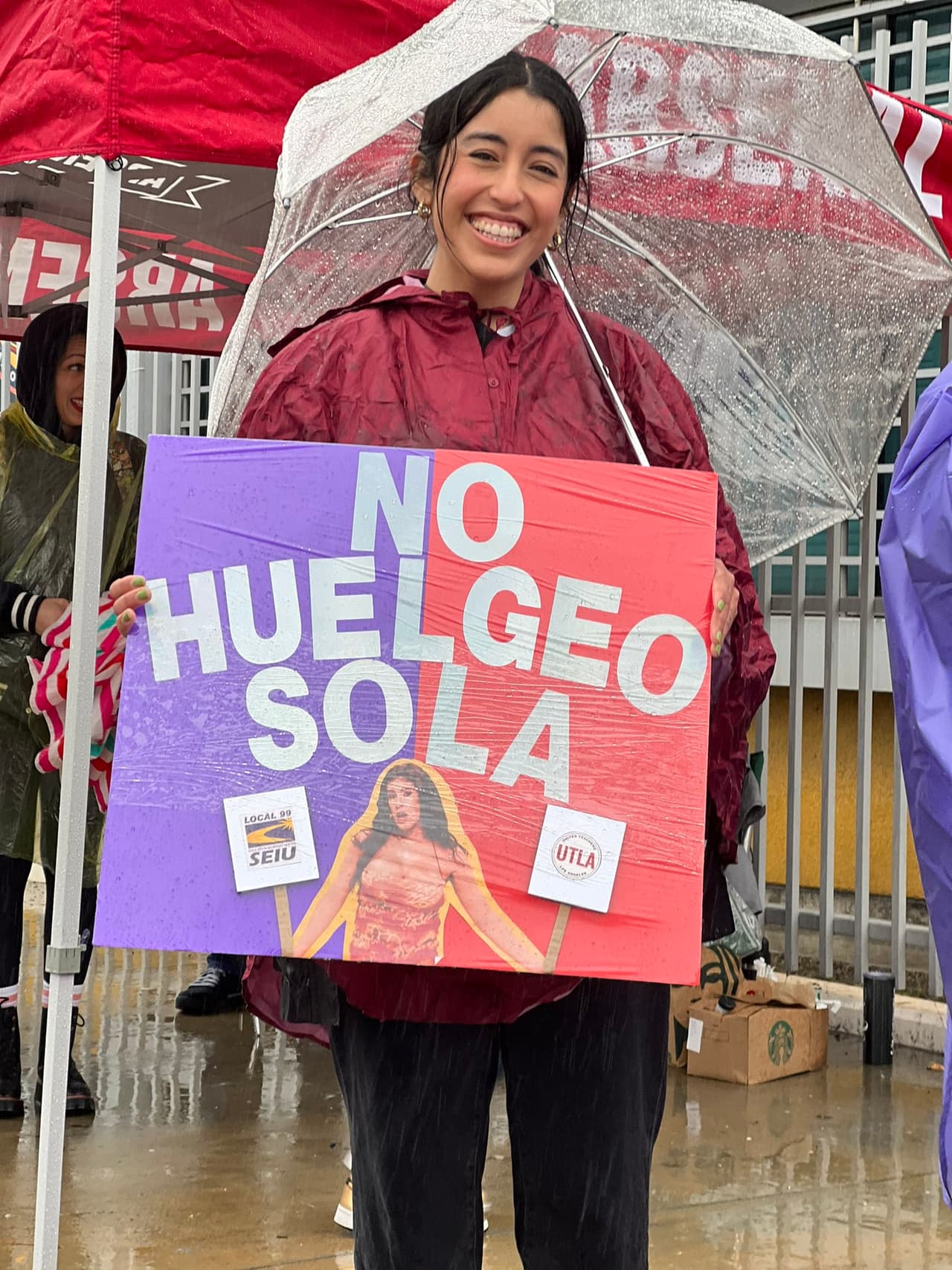 Además, el Distrito y SEIU llegaron a un acuerdo sobre lo siguiente: Trato respetuoso, Proceso de licitación de autobuses, Condiciones para las horas extraordinarias obligatorias, Comité Mixto de Gestión, Laboral para otros asuntos.
<br>