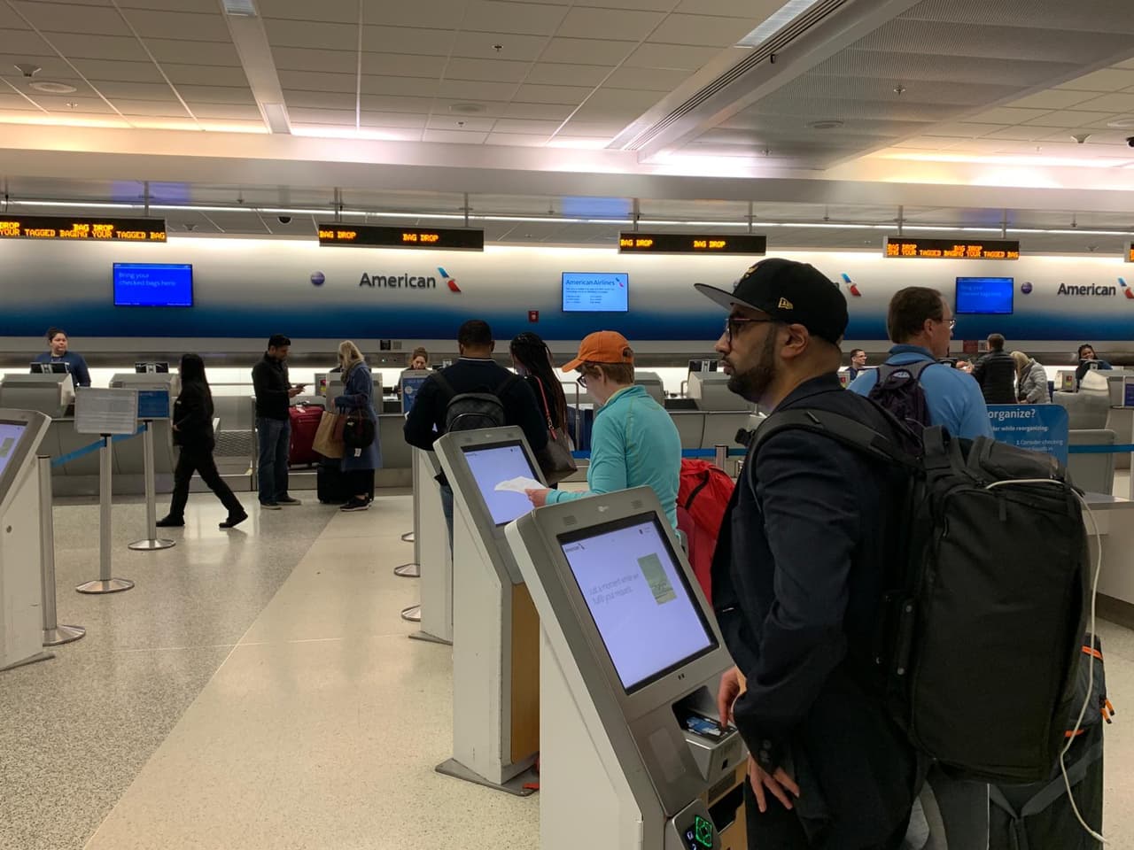 Advierten que el chequeo debe hacerse cuatro horas antes de su vuelo.