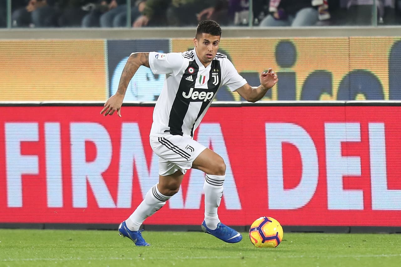 2. Joao Cancelo (Juventus) - cuesta 74.2 millones de euros, aumntó 46.4 millones.