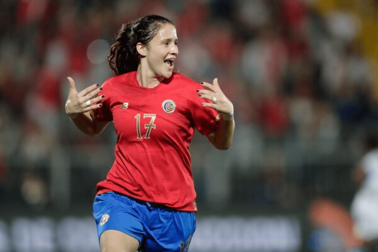 Maria Paula Salas delantera y con tan sólo 17 años, tuvo un muy destacado 2018 con el equipo de Costa Rica, pues marcó tres goles en el Campeonato Sub-17 Femenino Concacaf 2018 y sumado a esto sus actuaciones en Juegos Panamericanos del 2019, seguramente realizará un buen papel en este Preolímpico.