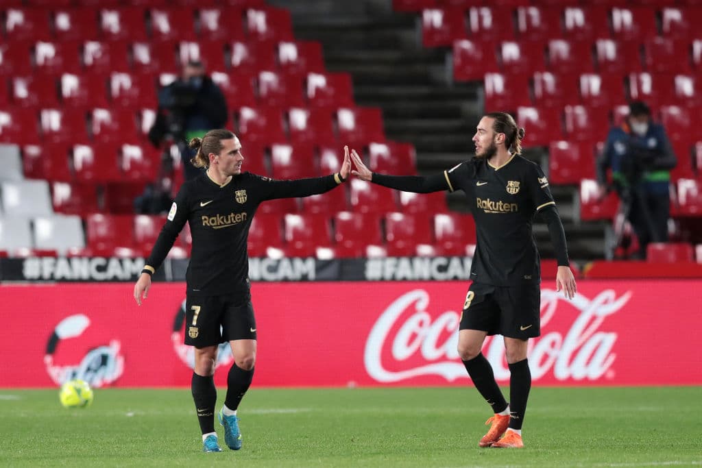 Griezmann abrió el marcador a los 12’; Messi creció la ventaja a los 35’ y al 42’ volvió a marcar para la goleada en Los Cármenes. El doblete del astro francés llegó a los 63’ para sellar el resultado. Los culés llegaron a 34 unidades y se medirán al Elche en la siguiente jornada de La Liga.