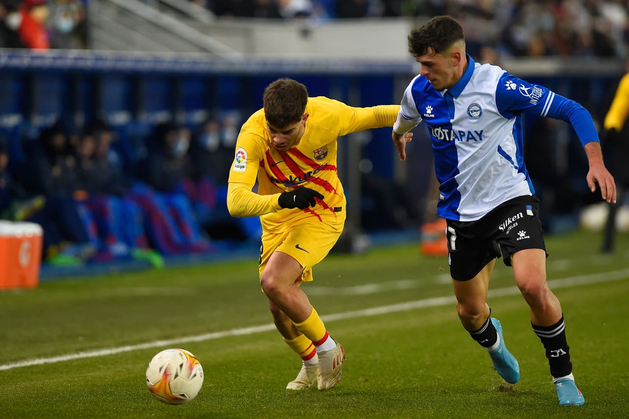 El Barcelona batalló mucho para vencer al Alavés, uno de los peores de LaLiga, pero al final lo hizo con un gol de Frenkie de Jong.