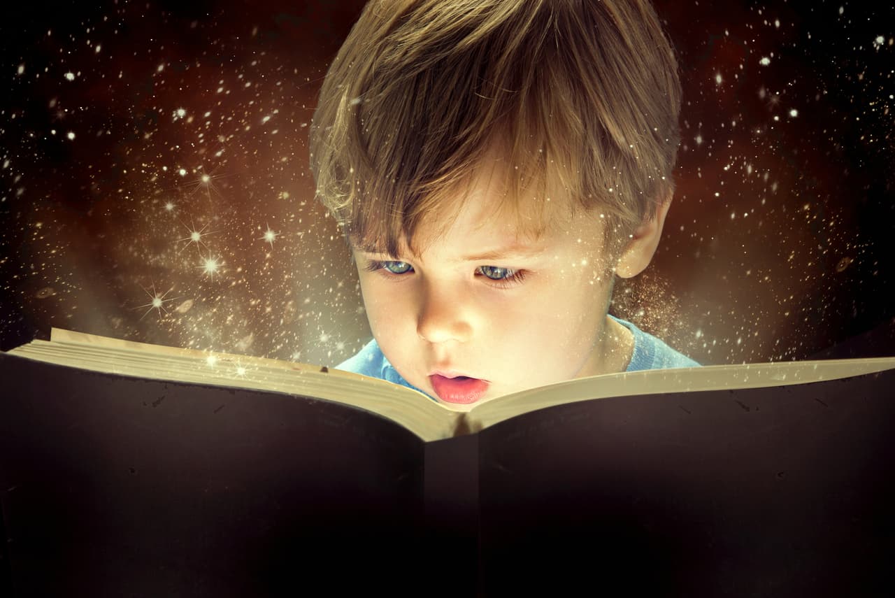 El fomentar la lectura en los niños es primordial para su desarrollo y debemos inculcar este hábito desde pequeños.