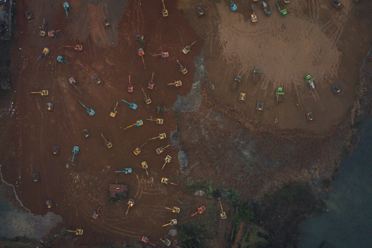 La administración del Hospital Popular de la Universidad de Wuhan abrió un chat grupal en la aplicación de mensajes WeChat para coordinar las ayudas.