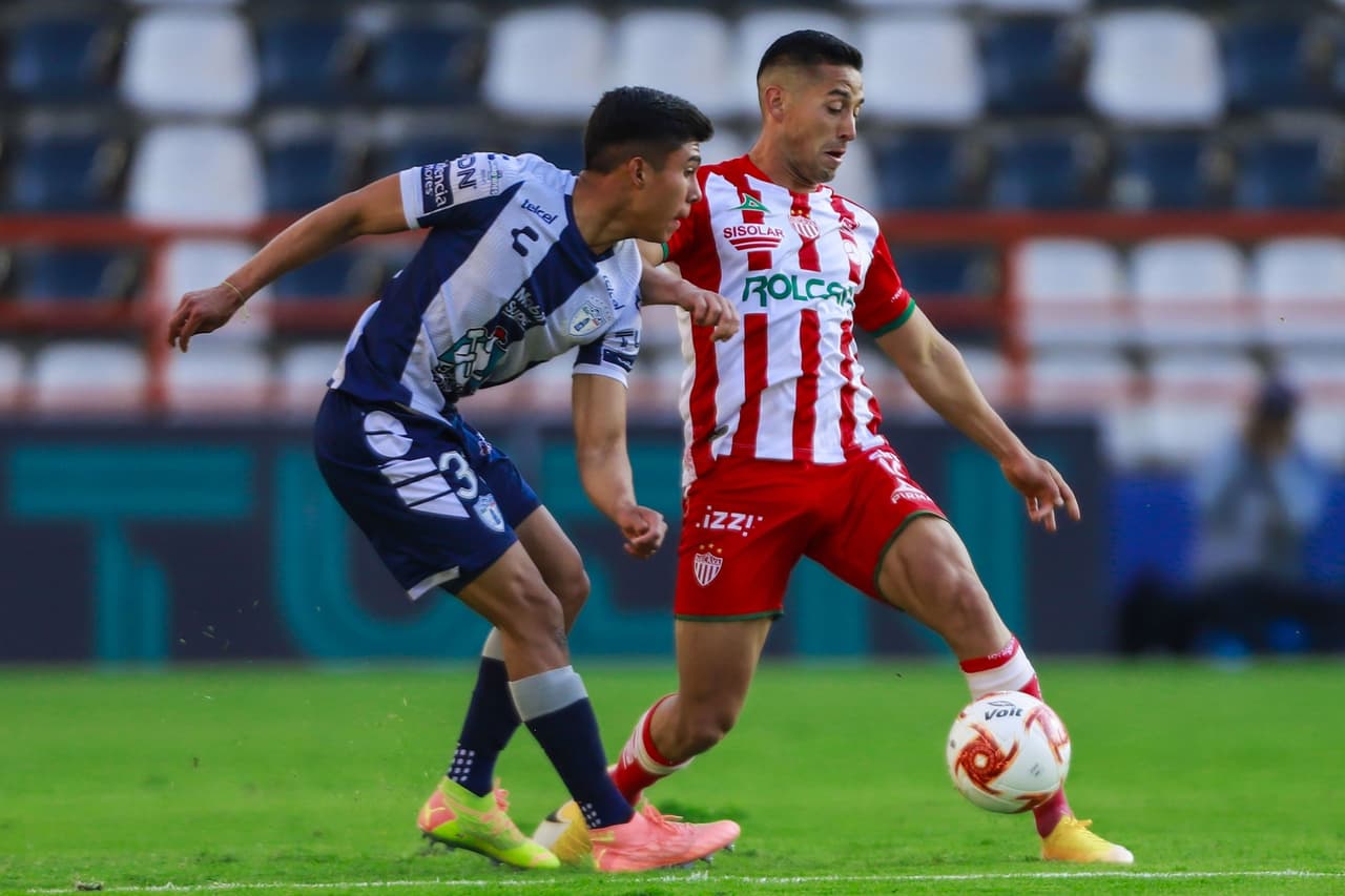 De cara a la fiesta grande del futbol mexicano, aparecieron Zaldívar y Vega para darle el triunfo al Rebaño. | Hurtado (36’) adelantó a los Rayados. Zaldívar (81’) emparejó los cartones y Vega, con tremendo golazo, le dio vuelta al juego.