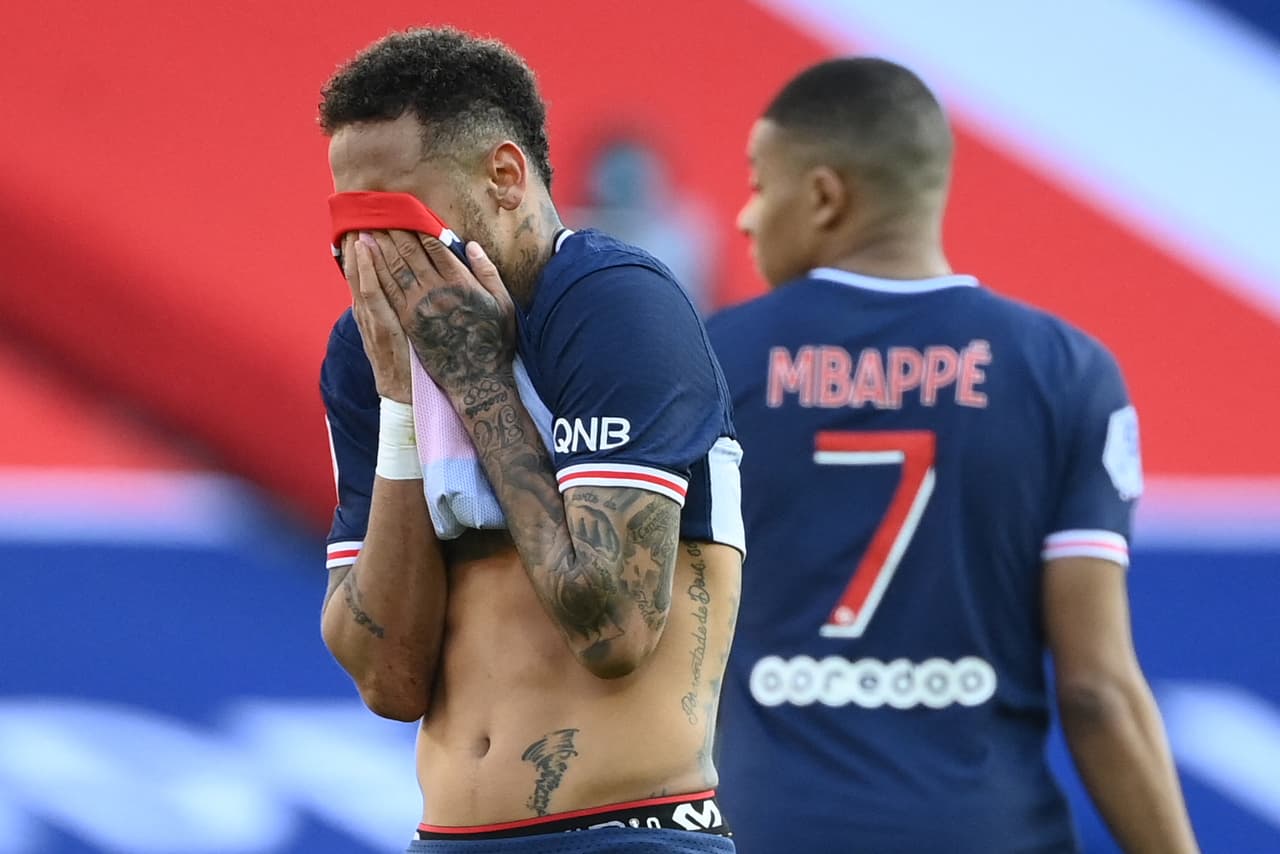 Con la derrota sufrida, el PSG se quedó con 63 puntos y fue rebasado por el Lille que llegó a 66 a siete partidos de que termine la temporada.