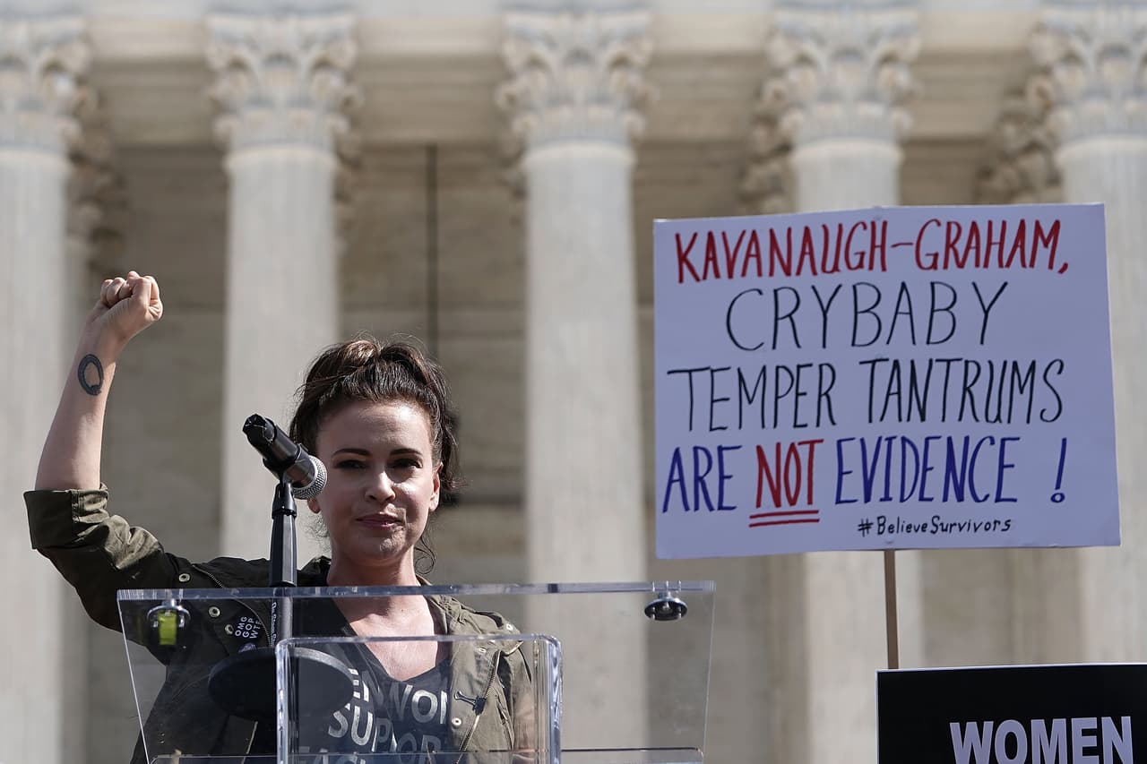 WASHINGTON, DC - SEPTEMBER 28: Actress Alyssa Milano speaks during a rally in front of the U.S. Supreme Court September 28, 2018 in Washington, DC. Activists staged a rally to call to drop the nomination of Judge Brett Kavanaugh to the U.S. Supreme Court. (Photo by Alex Wong/Getty Images)