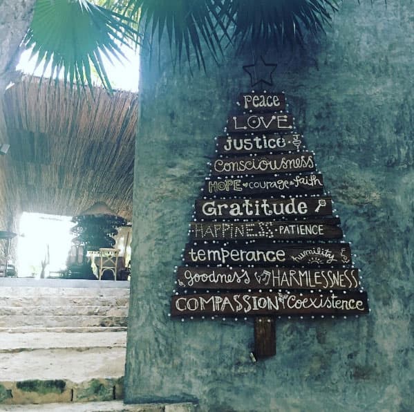 Pasaron una cálida Navidad, esta imagen la publicó Angelique en su cuenta de Instagram.