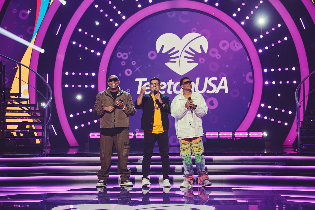 Los chicos de Gente de Zona nuevamente acudieron a la cita del TeletonUSA 2023 e hicieron un llamado al publico para donar, ya que a la medianoche se estaba muy lejos de alcanzar la meta de este año de 6'379,218 + 1 dólar.