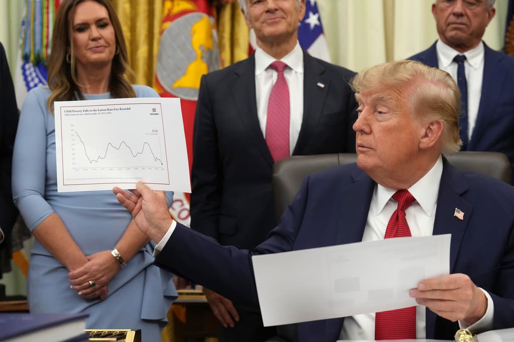 El presidente Trump firma un acuerdo para que Medicaid tenga cobertura en los 50 estados