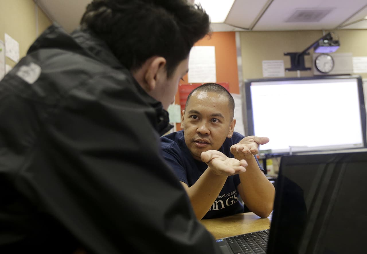 De cada 100 maestros en las escuelas públicas de Estados Unidos, solo ocho son hispanos