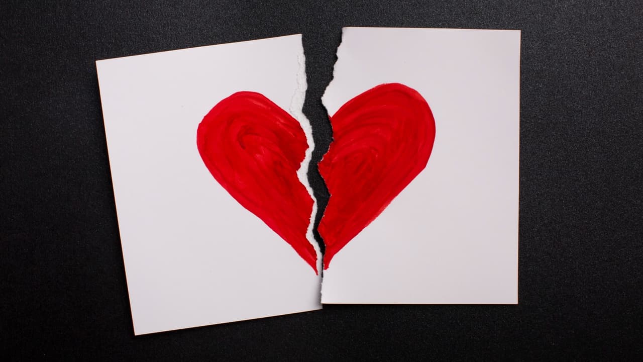 Víctima de estafa romántica perdió $384,000 tras creer encontrar el amor en línea