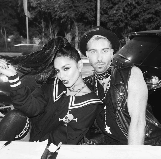 En una de estas fotografías de octubre de 2021,Vanessa lució su primer disfraz de Halloween en donde se convirtió en una especie de marinera tenebrosa o 'darks'.