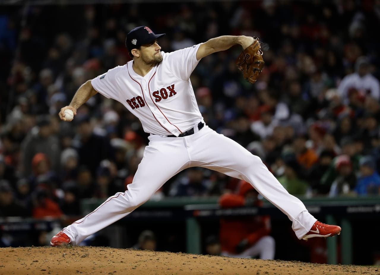 A hacerse cargo en la loma de las responsabilidades llegó Nathan Eovaldi en la octava entrada. Y entre bateadores despachó el inning para dar paso al cerrador, Craig Kimbrel.
