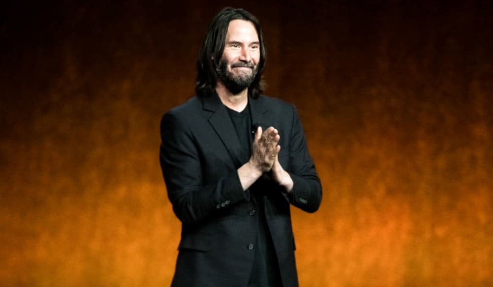 Keanu Reeves presentando 'John Wick: Chapter 4'