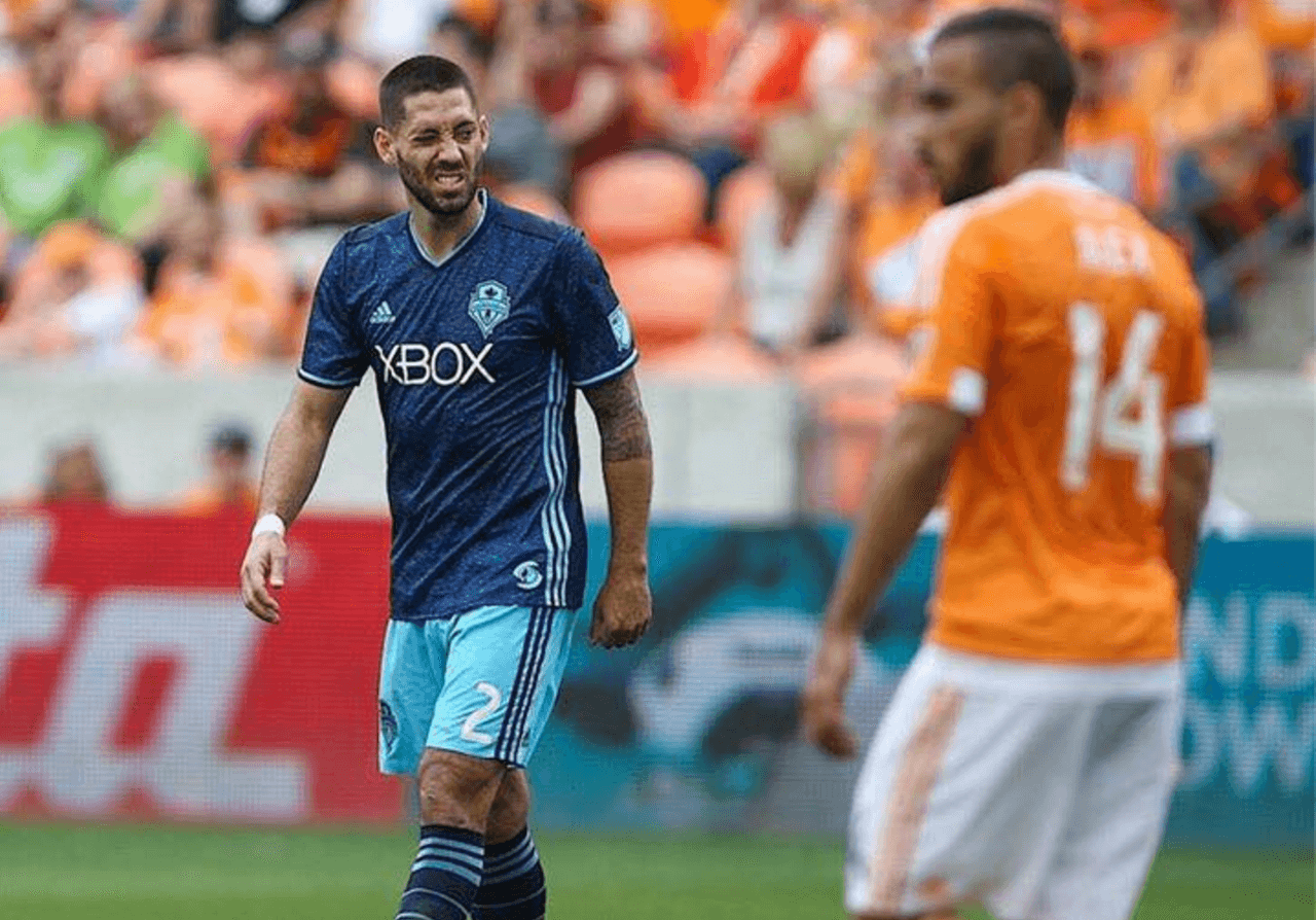 <b>Clint Dempsey</b> saltó a la fama mundial en 2014, pues fue el capitán del equipo de Estados Unidos en el mundial de la FIFA, Brasil 2014. Nació en una zona rural del estado de Texas llamada Nacogdoches.