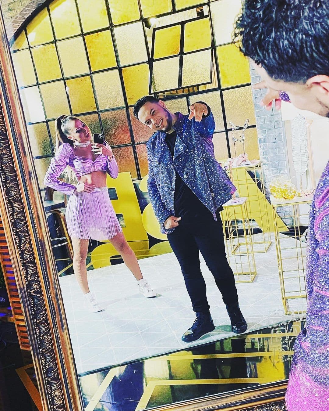 Esto, preciso después de que Lorenzo Méndez haya besado en público a su compañera en un show Jessica Díaz.