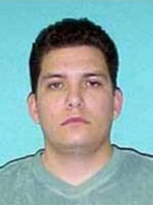 <b>Fernando Grijalva </b>es buscado por presuntamente malversar más de $3 millones.Las autoridades creen que puede estar en Ecuador.