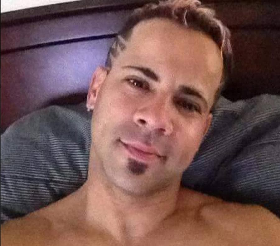 Xavier Emmanuel Serrano Rosado tenía 35 años y era bailarín profesional y trabajaba para Disney Live, un show de los personajes de Disney que se presenta en distintos lugares. También vendía joyería para drag queens. Su pasión por el baile lo llevaba a las finales de convenciones y festivales musicales. Falleció con su pareja, Leroy Valentín Fernández, otra de las víctimas. Dejó un hijo y sus amigos lo recuerdan como un muy buen padre.