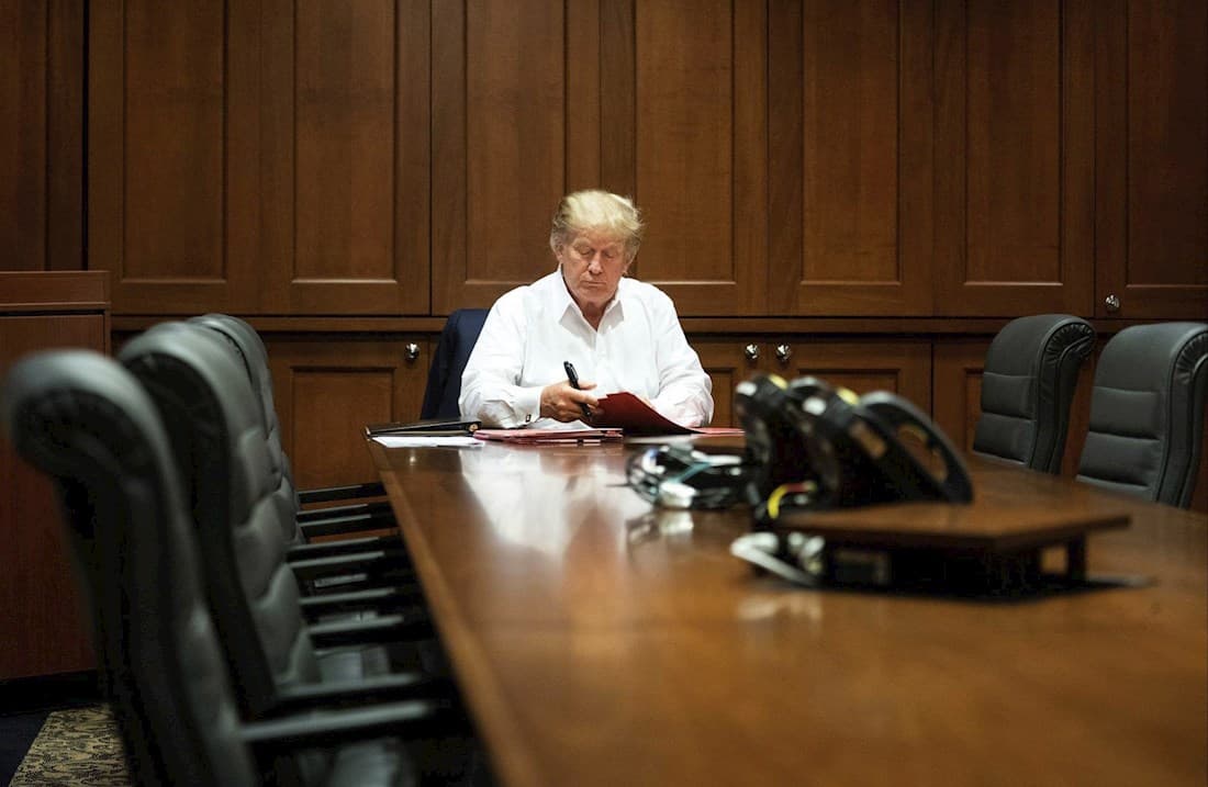 En un video desde el hospital el presidente dijo este sábado que se sentía mejor y que estaba deseando volver a la campaña, aunque "ya veremos qué pasa en los próximos dos días".