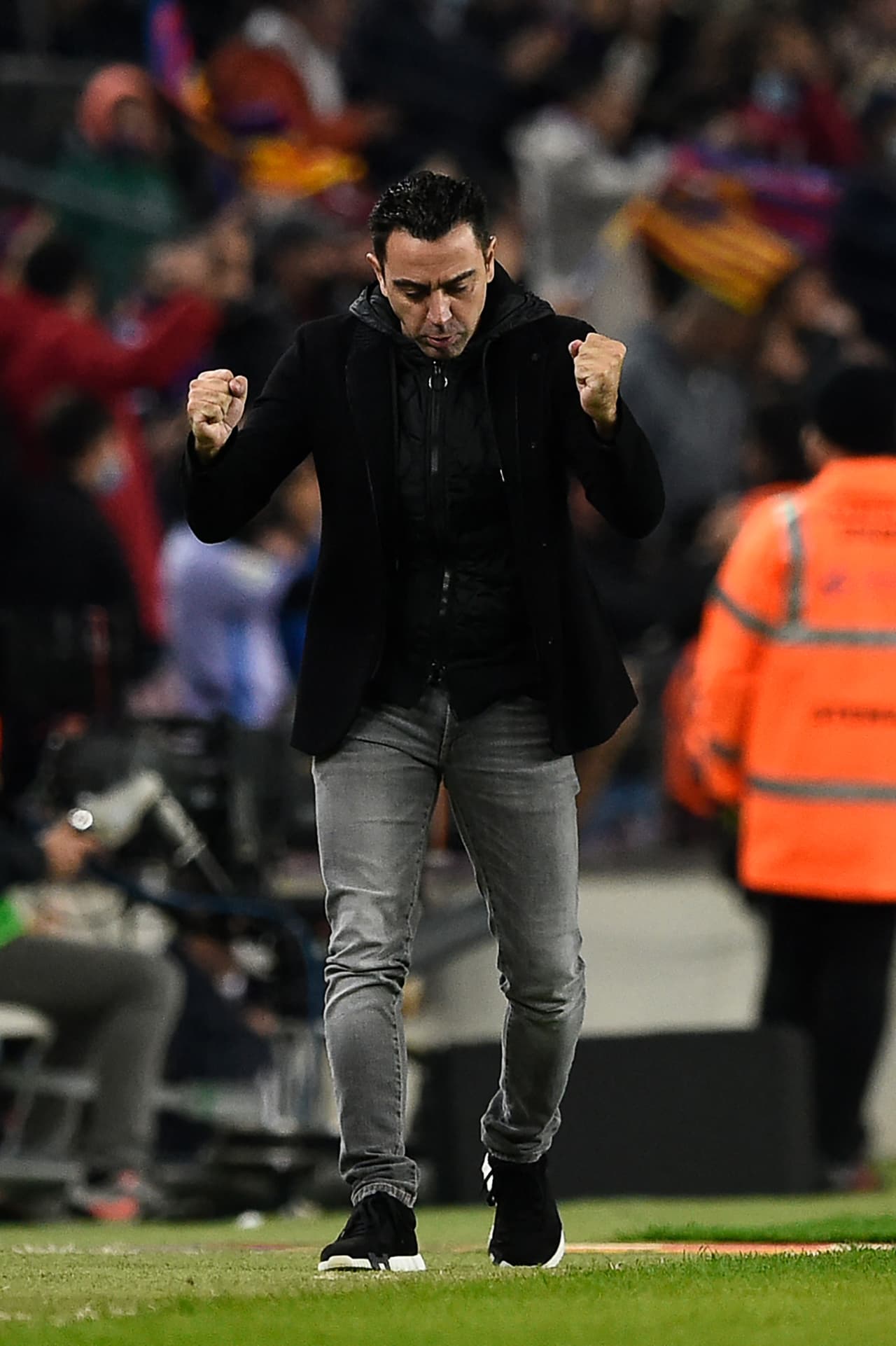 El nuevo estratega celebraba el gol, ya que el triunfo era sumamente importante.
<br>