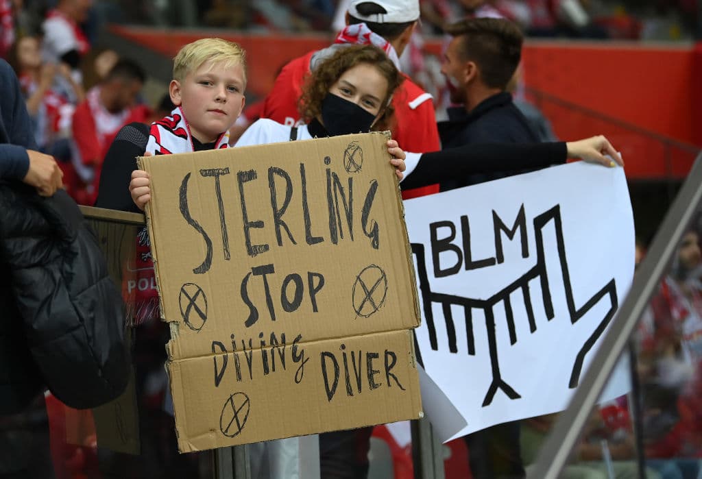 Polonia logra empatar ante Inglaterra de último minuto 1-1 el encuentro de eliminatoria rumbo al Mundial de Catar 2022. Harry Kane abrió el marcador al minuto 72' y ya, al filo del partido, Damian Szymánski logró sumar puntos para la escuadra polaca.