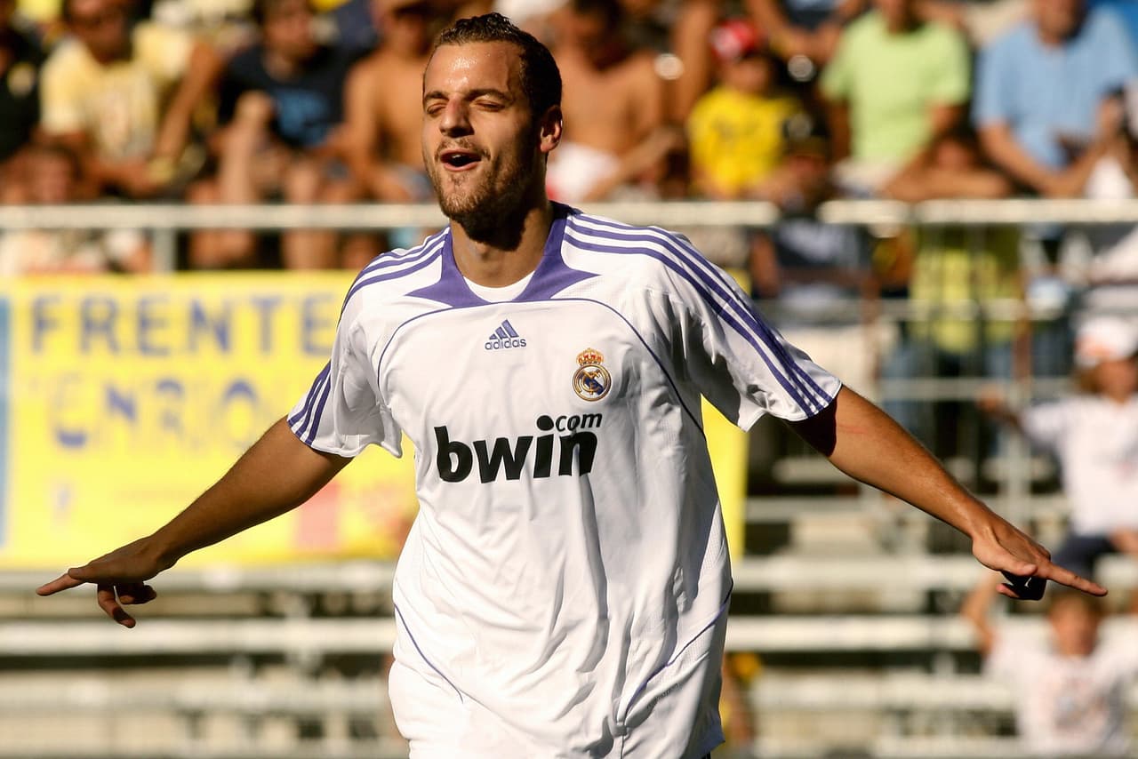 Roberto Soldado es un canterano incluido en el primer equipo en la temporada 2004/05. Volvió al club blanco en 2007/08 pero sin mucho éxito al no ser tenido en cuenta por el DT alemán Bernd Schuster.