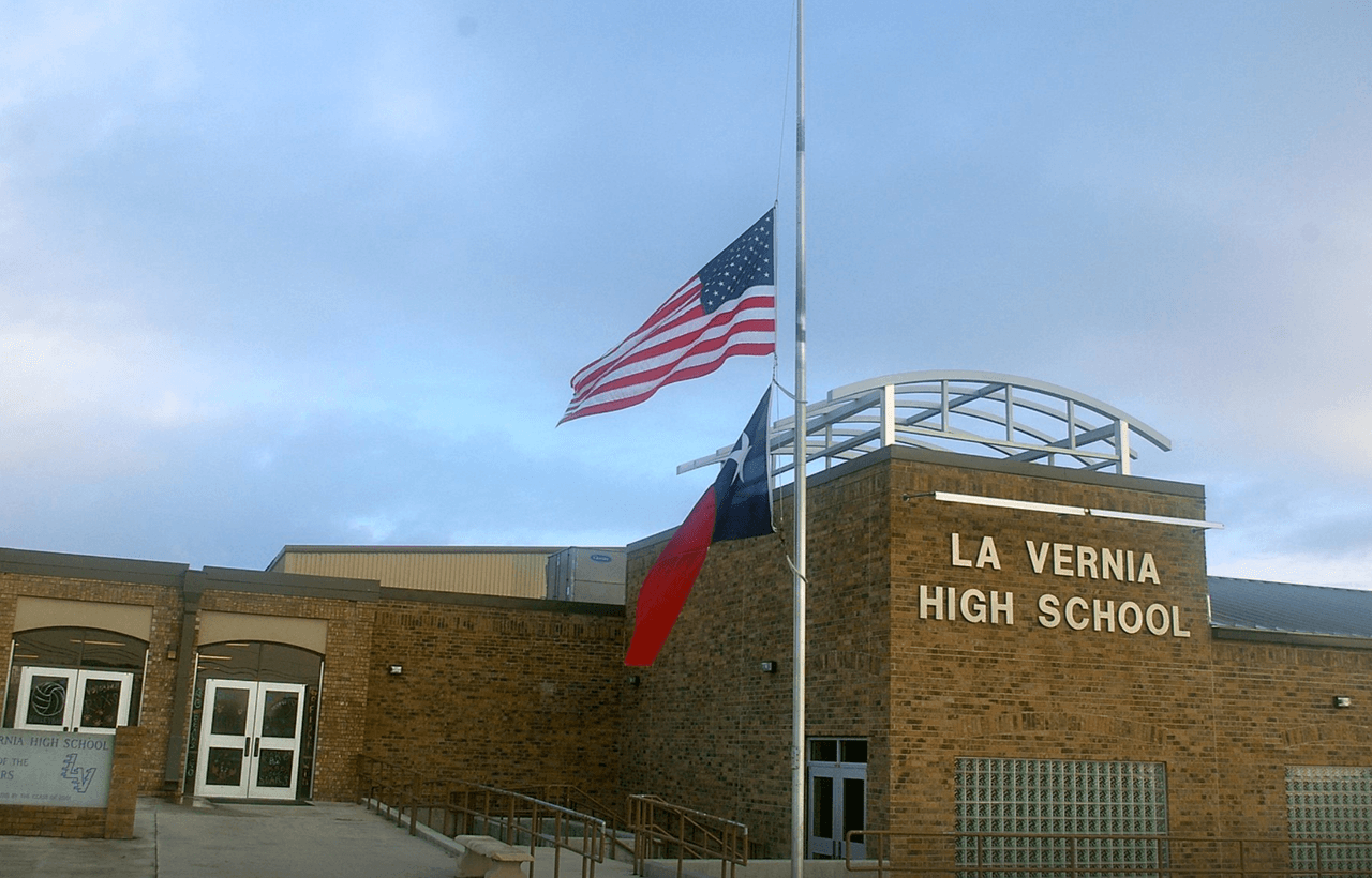 La Vernia ISD castigará a los estudiantes que se rehusen a usar mascarillas