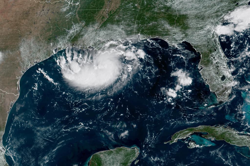 Se forma la tormenta Edouard en aguas del Golfo; se espera que impacte las costas de Texas y Luisiana el martes por la tarde