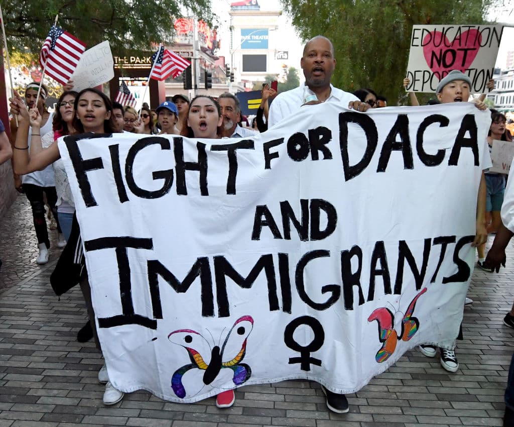 El gobierno permitirá a beneficiarios de DACA renovaciones solo por un año y no aceptará nuevas inscripciones