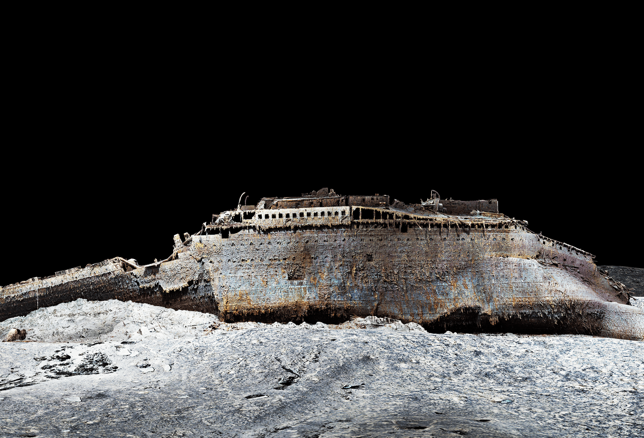 Vista de babor de la proa del Titanic Digital Twin.