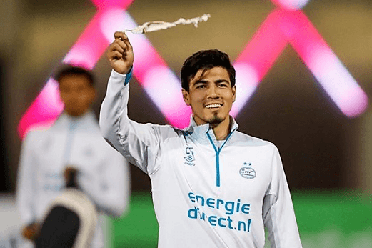 Erick Gutiérrez cambia de número en el PSV