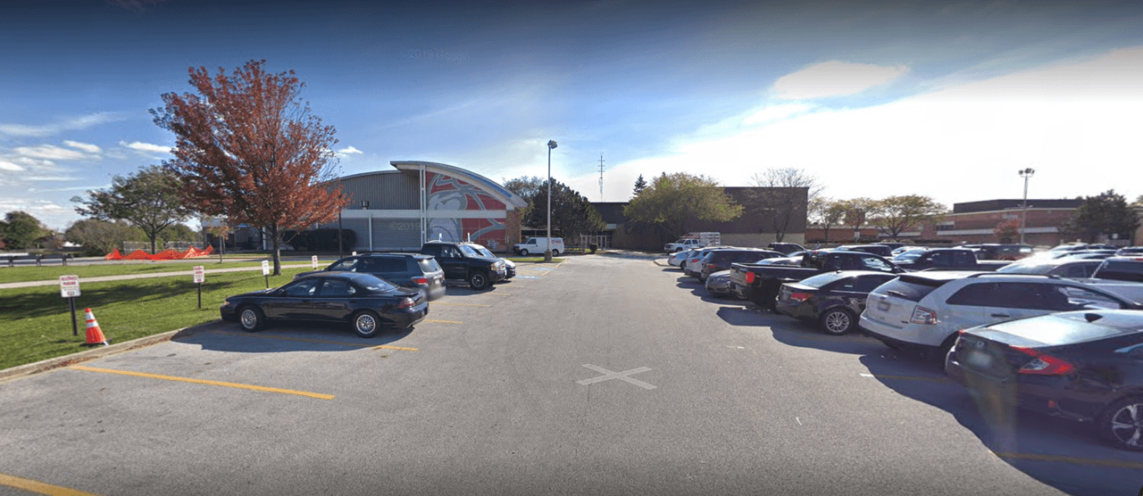 Estudiantes planean una huelga en secundaria de Flossmoor por presunto abuso sexual