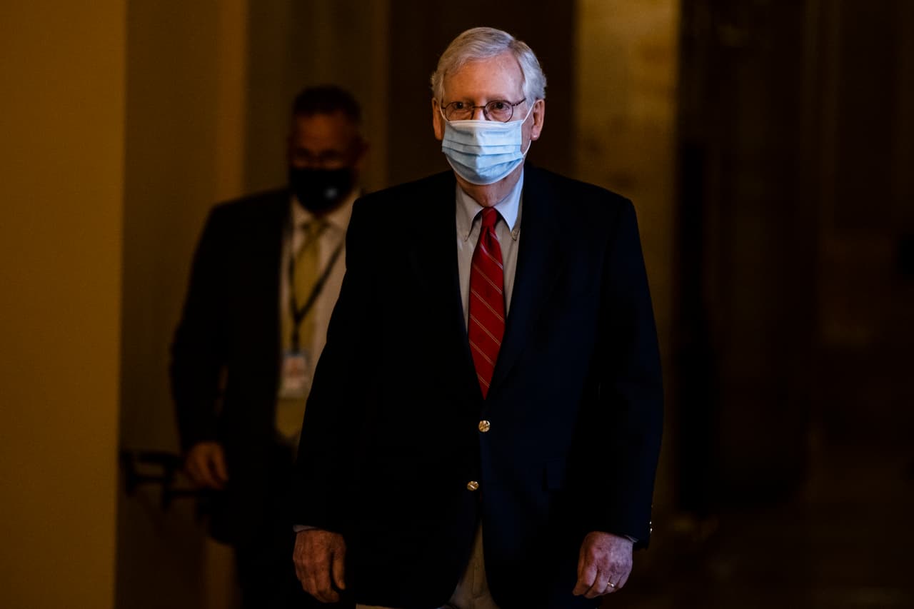 El líder republicano en el Senado, Mitch McConnell