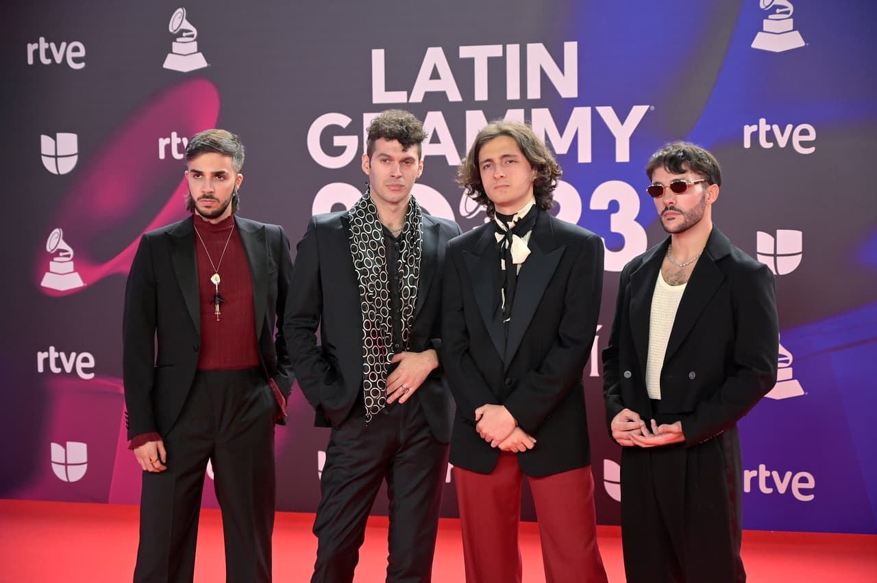 Arde Bogotá fueron de los primeros artistas en llegar a la alfombra.