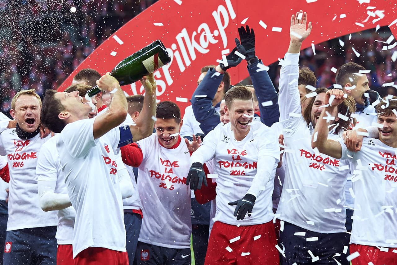 Lewandowski es investigado por beber alcohol en Polonia durante festejo por Eurocopa