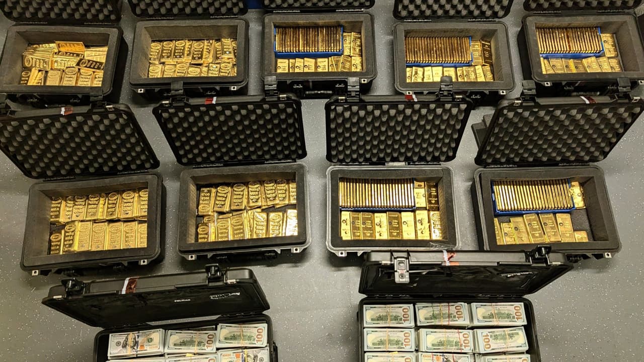 298 lingotes de oro y propiedades de lujo en Florida: exfuncionario federal admite fraude de $194 millones